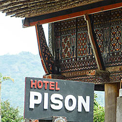Notre hotel à Rantépao, très correct et bon marché.