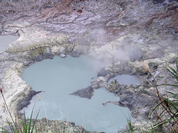 22 Tomohon volcan